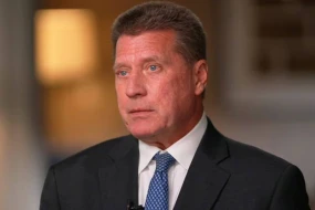 Donald Trampın qardaşı oğlu Trampın rəqibini dəstəkləyir