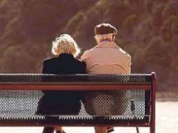 93 yaşlı jurnalist evləndi - FOTO