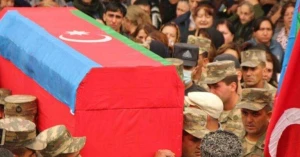 Qalıqları 31 il sonra tapılan şəhidlə vida mərasimi keçirildi
