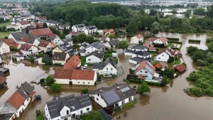 Almaniyanın Bavariya əyaləti su altında qaldı - Evlər boşaldıldı
