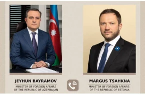 Ceyhun Bayramov estoniyalı həmkarı ilə telefonla danışıb