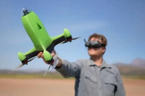 Ata və oğul ən sürətli dronu yaratdılar 