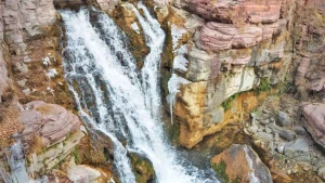 Çinin ən hündür şəlaləsi saxta çıxdı