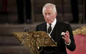 III Çarlz oğlunu təhdid etdi 