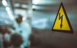 Qazaxda 26 yaşlı oğlanı elektrik cərəyanı vuraraq öldürdü