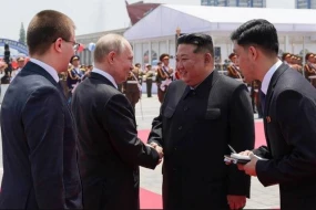 Putin Kim Çenə avtomobil hədiyyə etdi