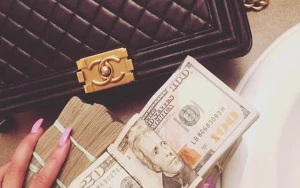 Bakıda məşhur ailənin villasından böyük məbləğdə pul oğurlandı - DETALLAR