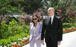 Prezidentlə xanımı Nəbatat Bağında görülən işlərlə tanış oldu - FOTO