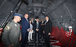 Prezident İlham Əliyevə yeni hərb təyyarəsi təqdim edildi - VİDEO/FOTO