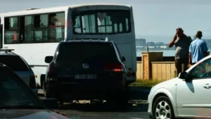 Abşeronda sərnişin avtobusdan yıxılaraq xəsarət aldı