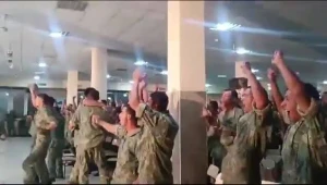 Əsgərlərimiz Türkiyənin qoluna belə sevindi - VİDEO