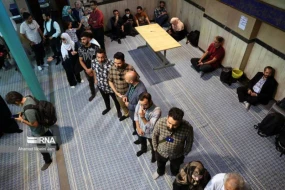 İranda səsvermənin vaxtı daha iki saat uzadılıb 