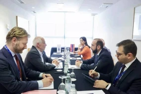 Mirzoyanla Borrell arasında görüş oldu