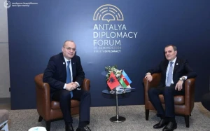 Ceyhun Bayramov Türkiyədə albaniyalı həmkarı ilə görüşüb 