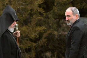 Qarabağ Azərbaycanın daxilində göstərildi: Tarix dərsliyi erməniləri bir-birinə qatdı - FOTO