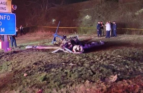 Təyyarə yol kənarına çırpılıb alovlandı - 5 nəfər öldü