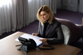 Zelenskinin həyat yoldaşı Ağ Evdən gələn dəvəti rədd etdi