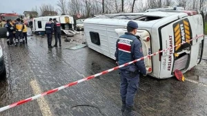 Türkiyədə mikroavtobuslar toqquşdu - 27 yaralı