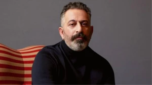 Cem Yılmaz Ramazan ayının ilk günü paylaşdığı posta görə tənqid olundu