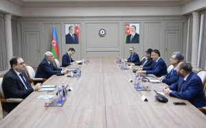 Baş nazir Leviyevlə görüşdü 