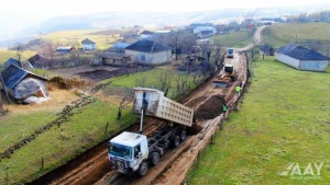 Yardımlıda avtomobil yollarının əsaslı təmirinə başlanıldı - VİDEO