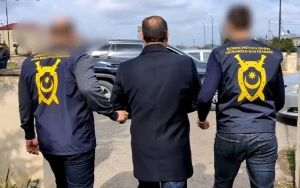 “Qaçqınkom”un sahə rəisi rüşvət alarkən tutuldu - VİDEO
