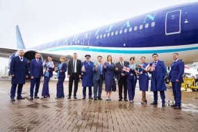 AZAL Londonun daha bir hava limanına uçuşlara başladı — FOTO