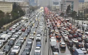 Paytaxtın hazırda tıxac olan yolları - Siyahı
