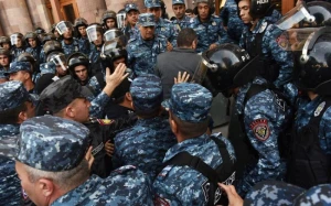 Ermənistanda iki müxalifətçi saxlanıldı