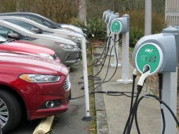 Elektromobillərə maraq durmadan artır: Bazara necə təsir göstərəcək?