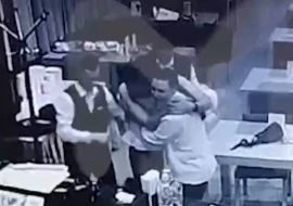 Krokusda güllə yarası alan şəxs canını belə qurtardı - VİDEO