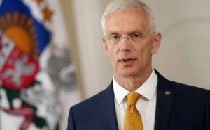 Latviya XİN rəhbəri istefa verdi