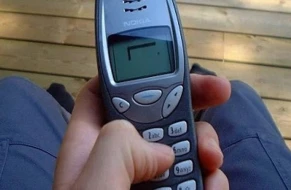 \"Əfsanəvi model\" Nokia 3210 geri qayıdır