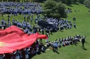 Qırğızıstanda yük maşını milli tədbir keçirilən əraziya girdi - VİDEO