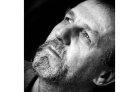 Baş naziri güllələyən məşhur yazıçı imiş 