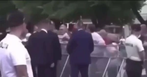 Baş nazirin güllələnmə anı - VİDEO