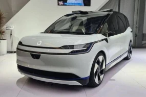 Çində taksilərlə bağlı YENİLİK: Sürücüsüz idarəetmə - FOTO