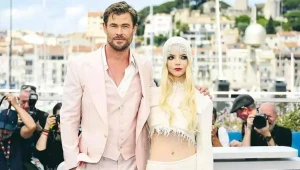 6 dəqiqə ayaqda alqışlandı - Qırmızı xalıda üzərində sərvət daşıdı