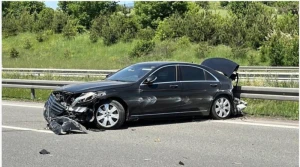 Türkiyəli nazir qəza törətdi - FOTO