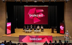 “Bakcell”in Baş İcraçı Direktoru Müasir Təhsil Kompleksinin şagirdləri ilə görüşdü - FOTOLAR