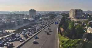 14 əsas yolda tıxac var - SİYAHI