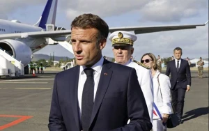 Makron Yeni Kaledoniyada səfərdədir