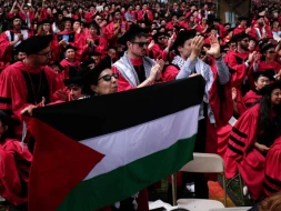 Məşhur universitetin tələbələri məzun günündə Fələstinə dəstək aksiyası keçirdi