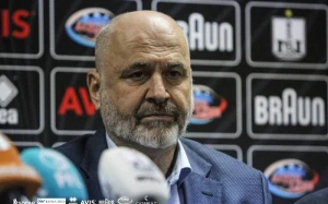 \"Neftçi\" baş məşqçisi ilə yollarını ayırdı