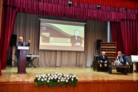 ADNSU-da Heydər Əliyevə həsr olunmuş kitabın təqdimatı keçirildi - FOTOLAR