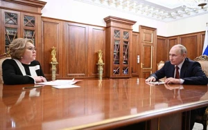 Putin onu təltif etdi 