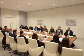 UNESCO-nun Yaradıcı Şəhərlər Şəbəkəsinə dair dəyirmi masa keçirildi - FOTOLAR