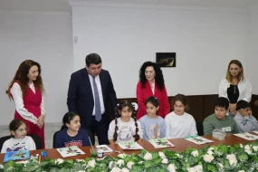 \"Zəfər Yolu\" adlı rəsm sərgisi ilə əlaqədar master klass təşkil olundu - FOTO