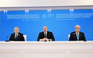 Bakıda prezidentlərin üçtərəfli görüşü oldu - YENİLƏNDİ