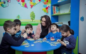 \"Bağçalarda “uşaq psixoloqu” ştatı yaradılsın\" 